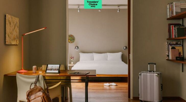 Sonder Chambers