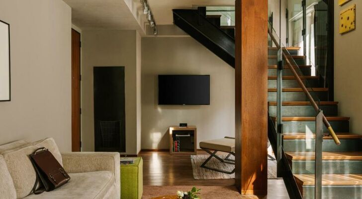 Sonder Chambers