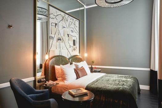 Sir Savigny Hotel