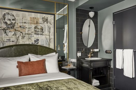 Sir Savigny Hotel