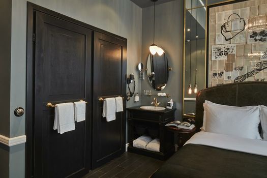 Sir Savigny Hotel