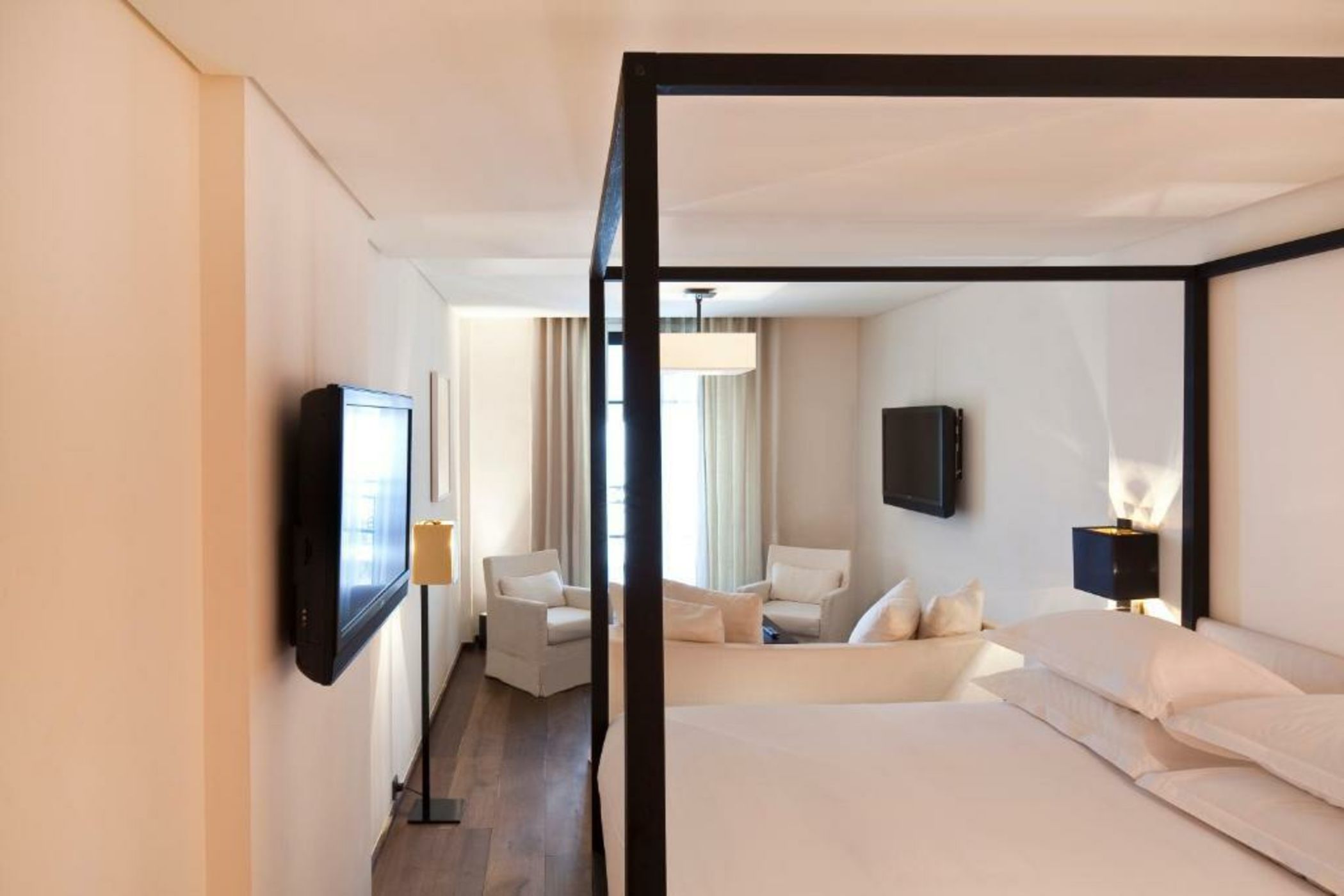 Le Metropolitan Paris Tour Eiffel, a Tribute Portfolio Hotel