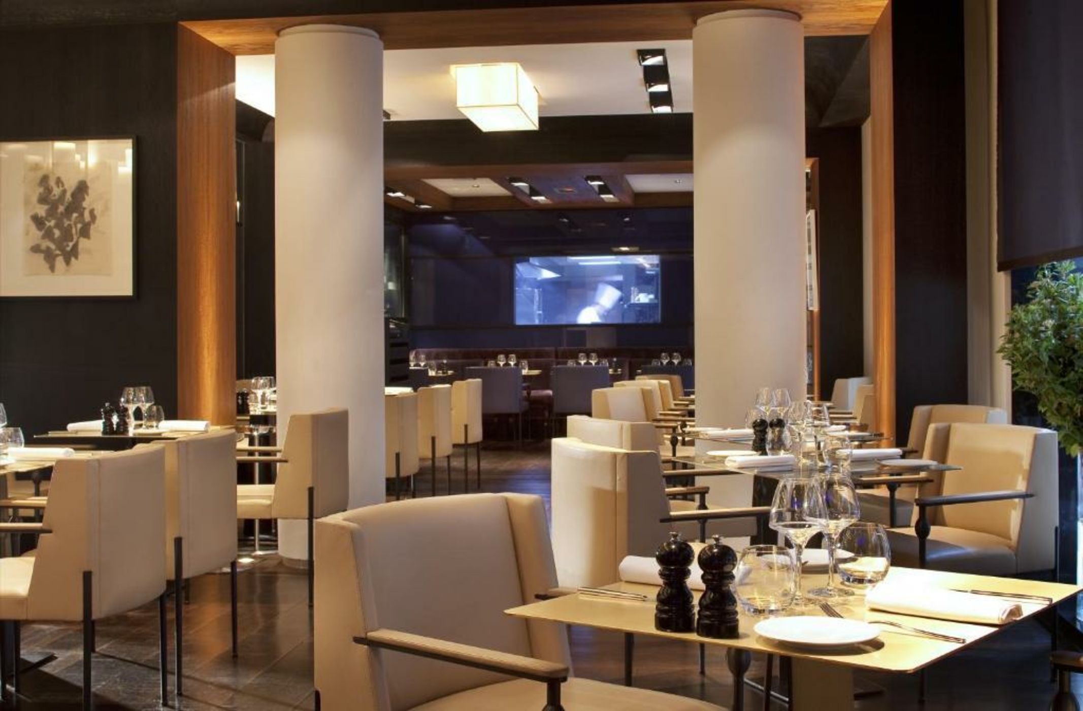 Le Metropolitan Paris Tour Eiffel, a Tribute Portfolio Hotel