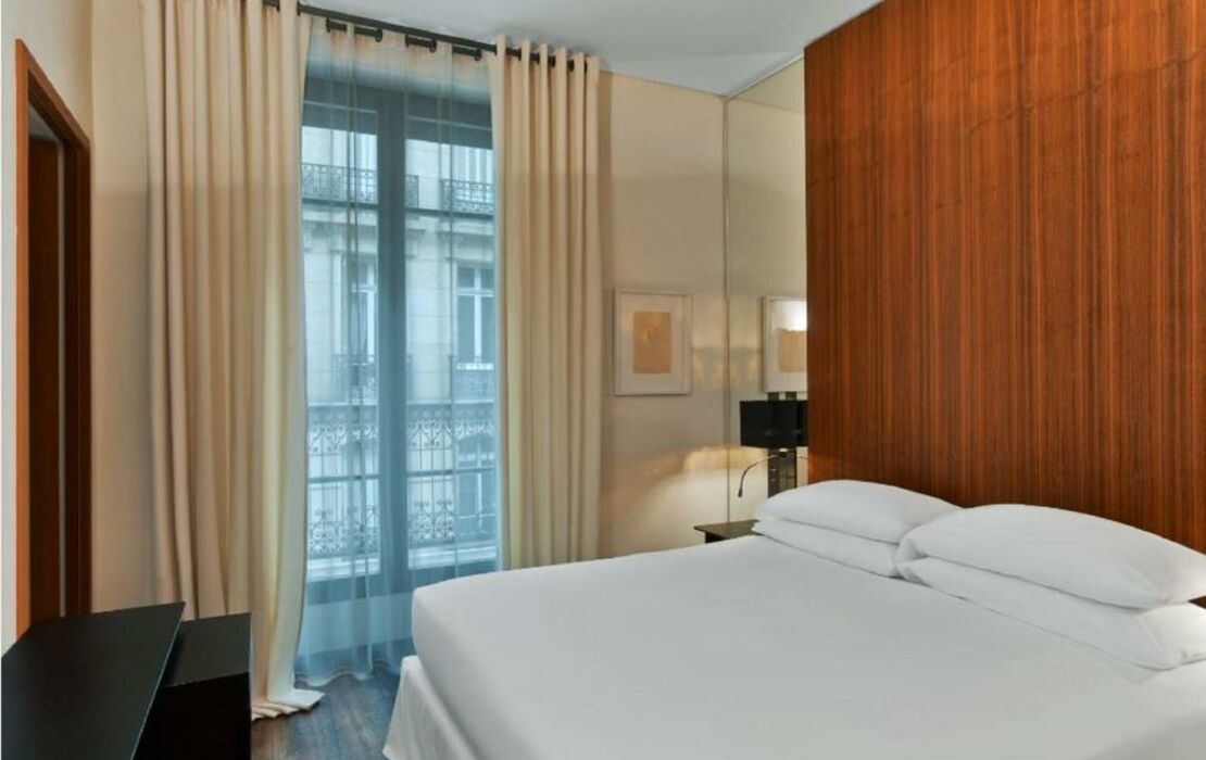 Le Metropolitan Paris Tour Eiffel, a Tribute Portfolio Hotel, Paris