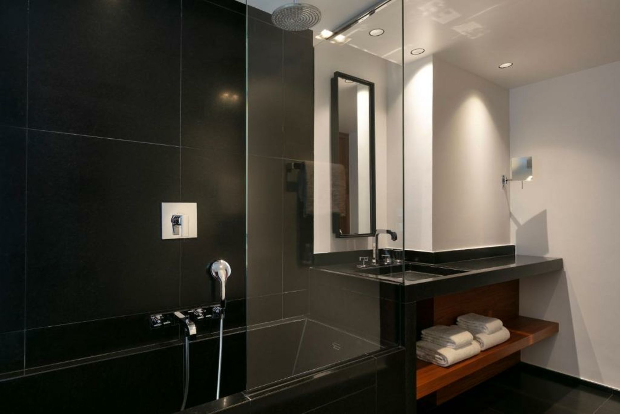 Le Metropolitan Paris Tour Eiffel, a Tribute Portfolio Hotel