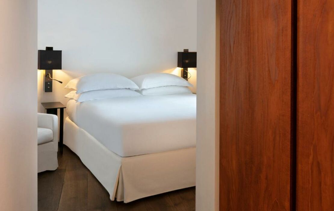 Le Metropolitan Paris Tour Eiffel, a Tribute Portfolio Hotel, Paris