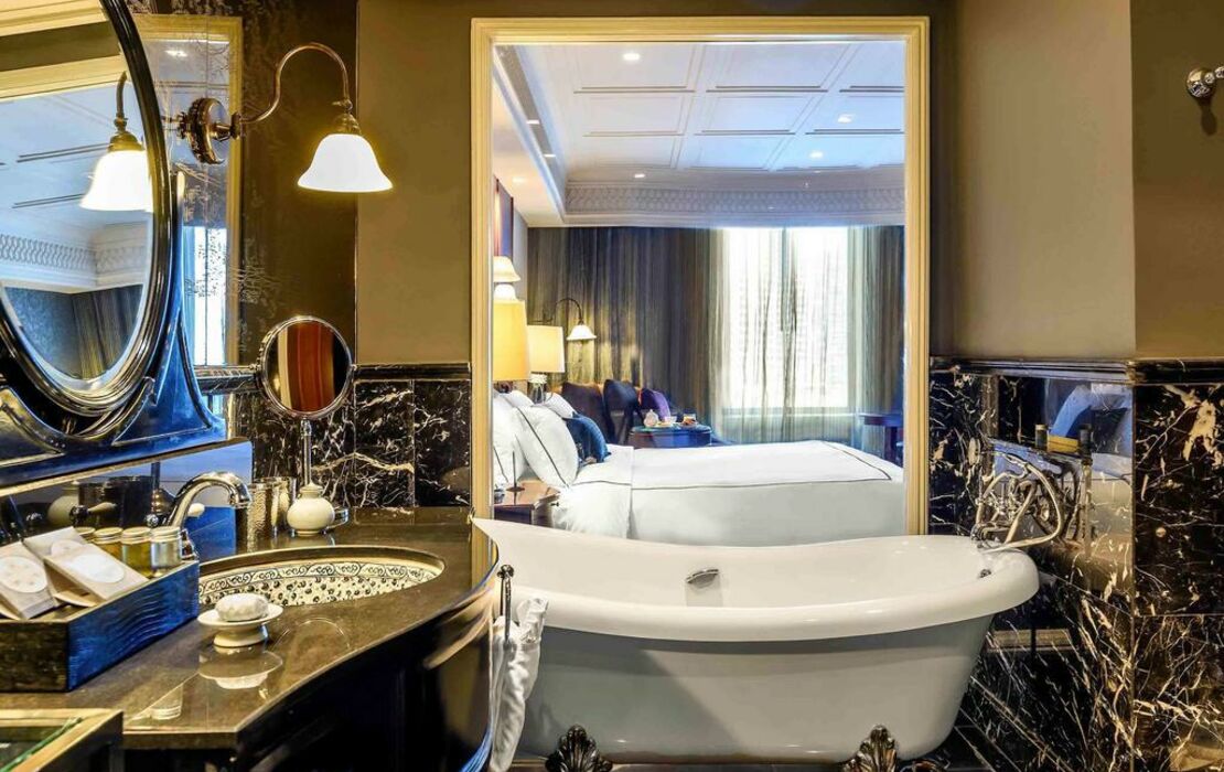 Hotel Muse Bangkok Langsuan - MGallery - SHA PLUS Certified