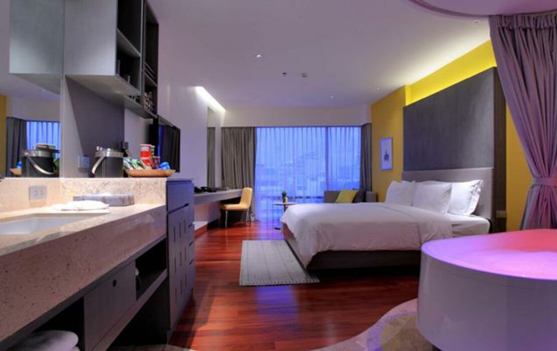 LiT BANGKOK Hotel