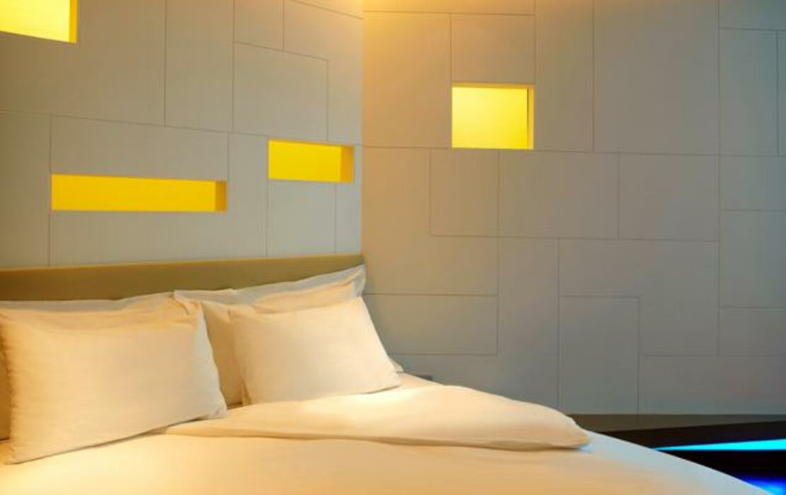 LiT BANGKOK Hotel
