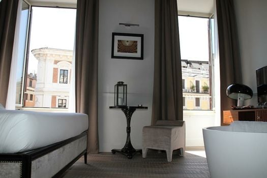 Gens Luxury Suites