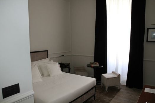 Gens Luxury Suites