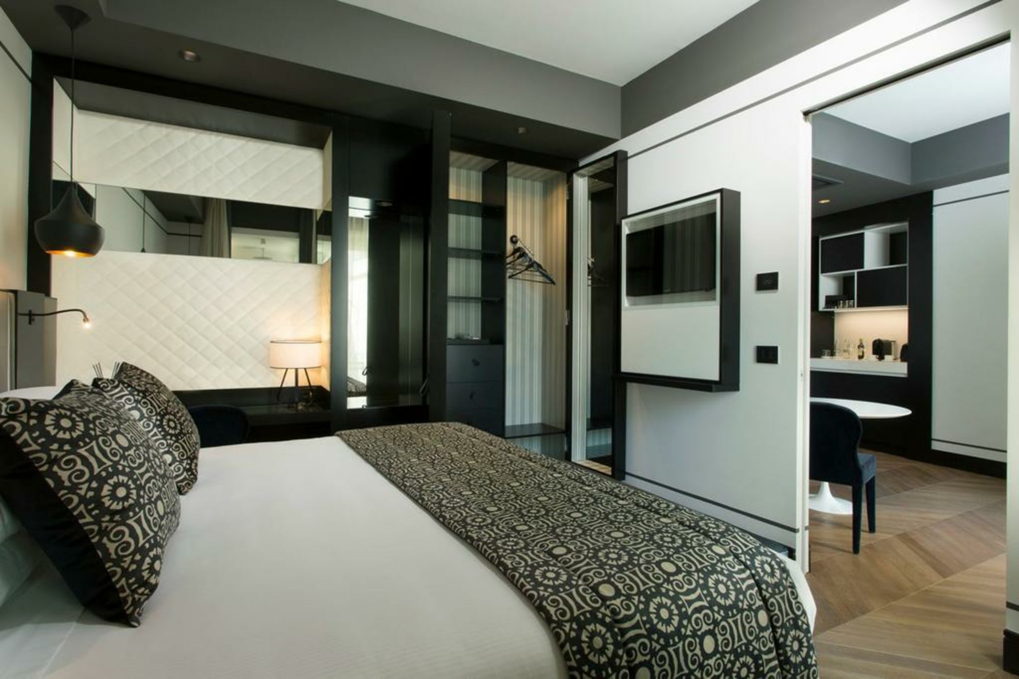 Corso 281 Luxury Suites