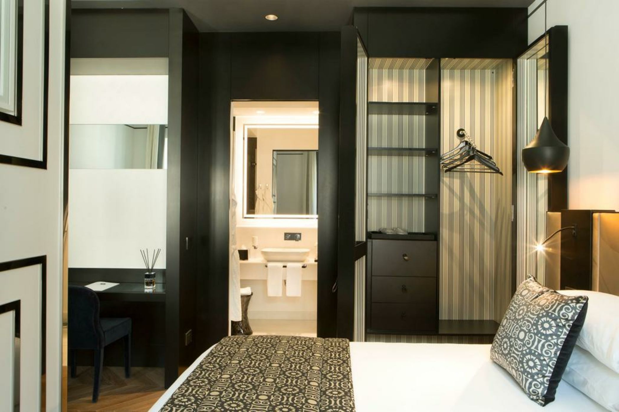 Corso 281 Luxury Suites