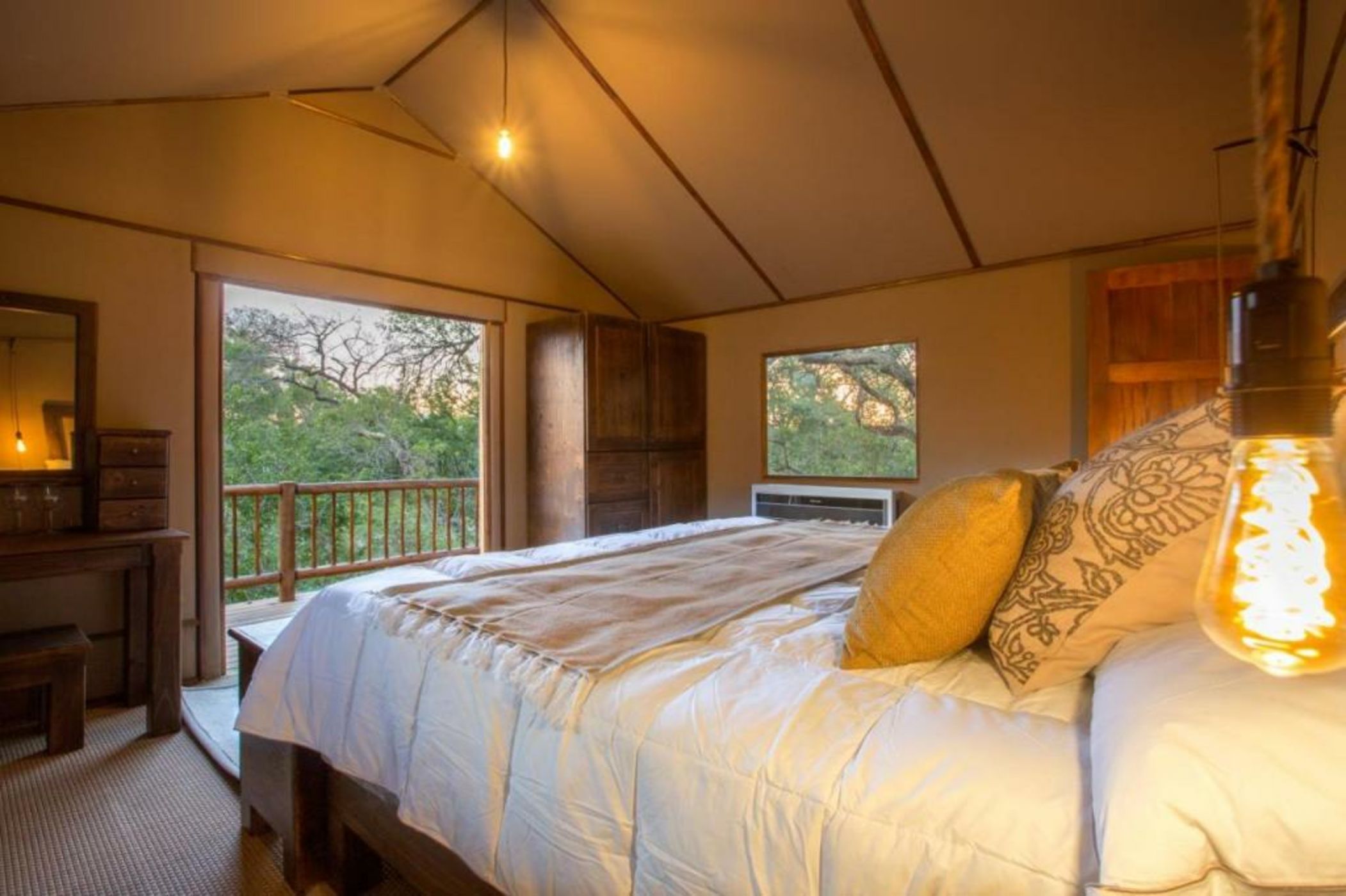 Vuyani Safari Lodge