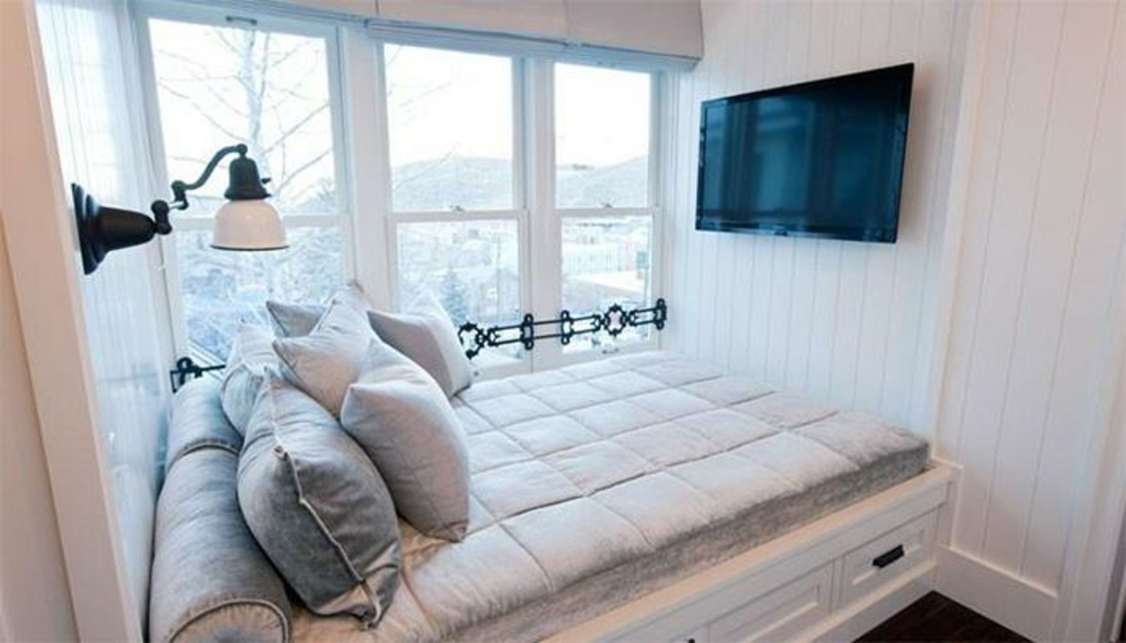 Washington School House Hotel