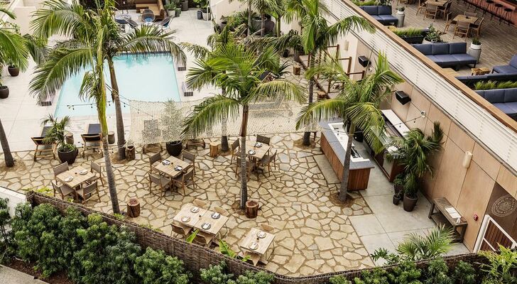 Hotel June