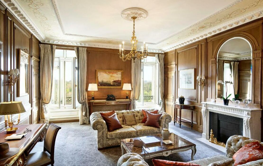 Burgundy Imperial Suite