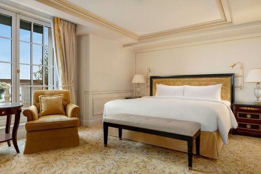 Shangri-La Paris