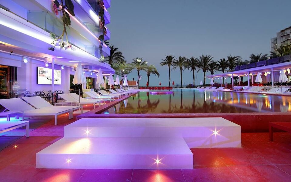 Ushuaia Ibiza Beach Hotel S Only A Design Boutique Ushuaia Ibiza Beach Hotel S Only Playa D En Bossa