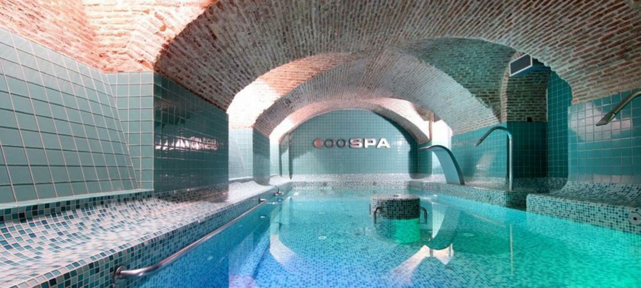 ME Madrid Reina Victoria by Meliá