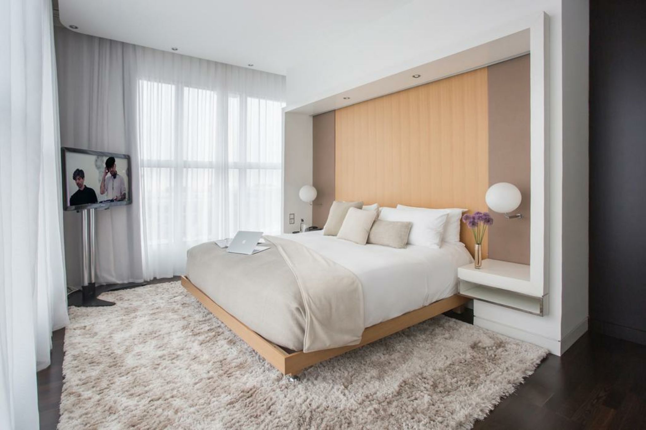 ME Madrid Reina Victoria by Meliá