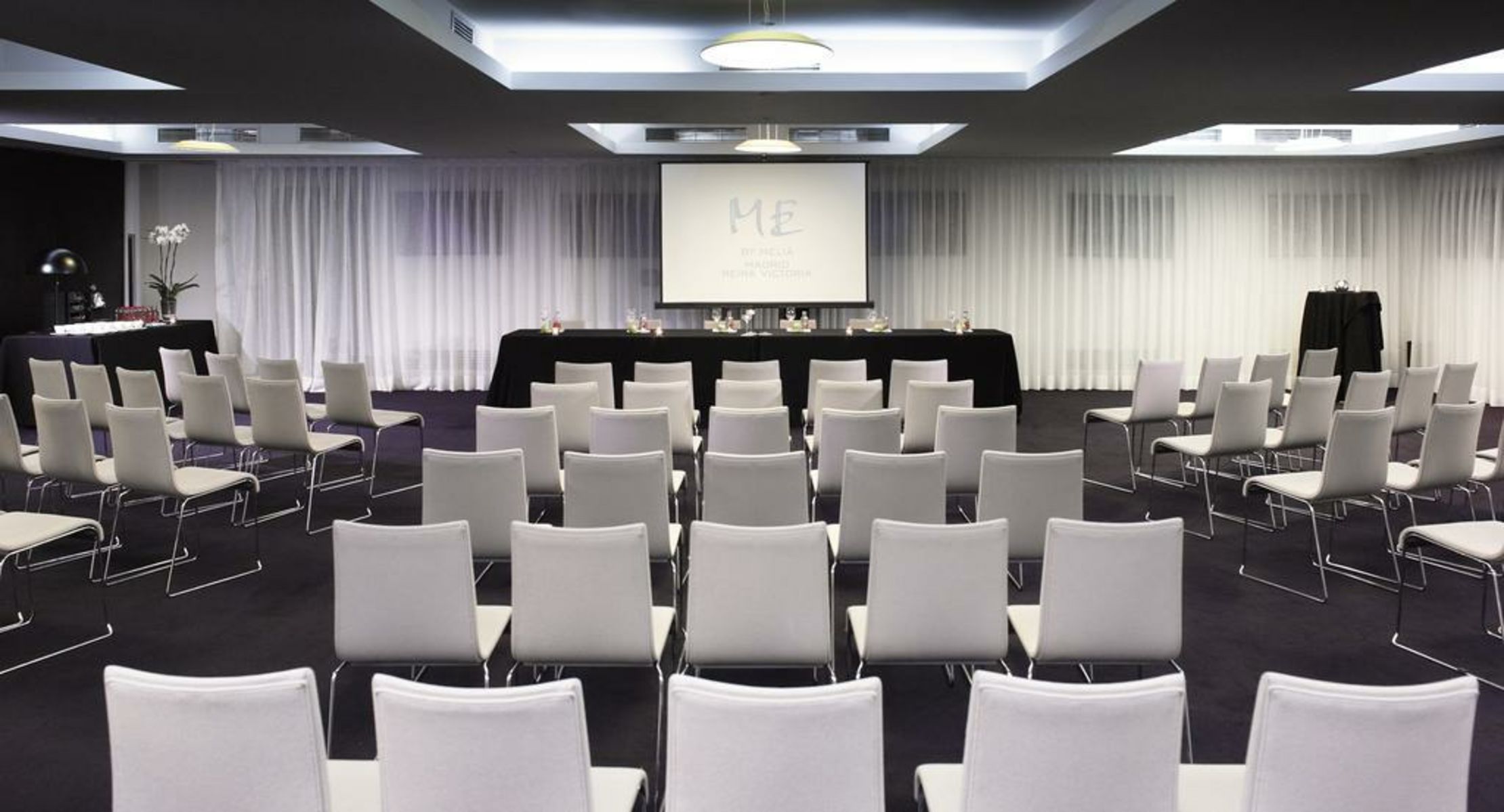 ME Madrid Reina Victoria by Meliá