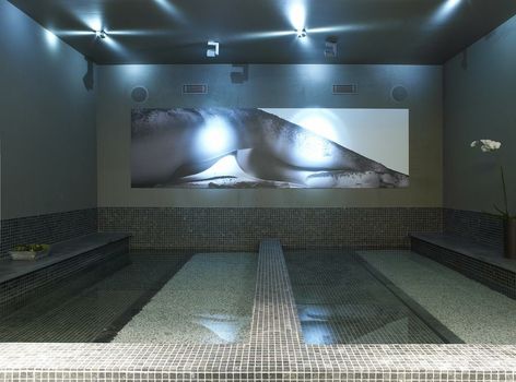 D-Hotel