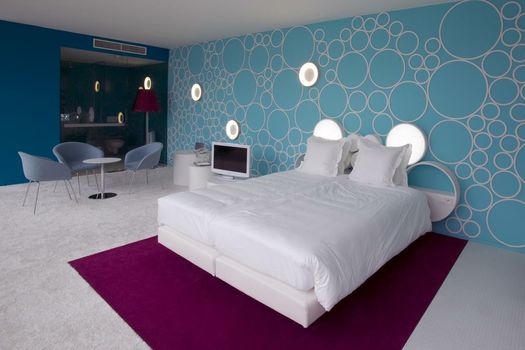 D-Hotel