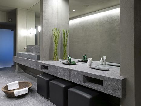 D-Hotel