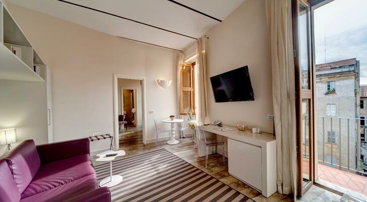 Navona Palace Luxury Inn