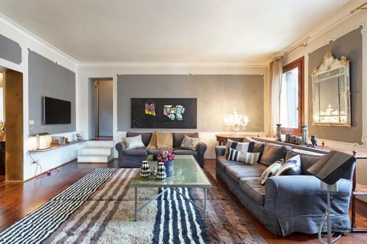 Charming House Iqs
