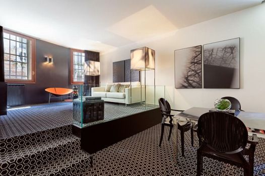 Charming House Iqs