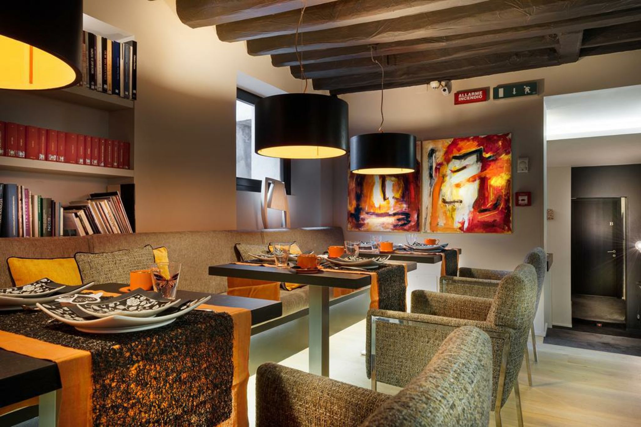 Charming House DD724