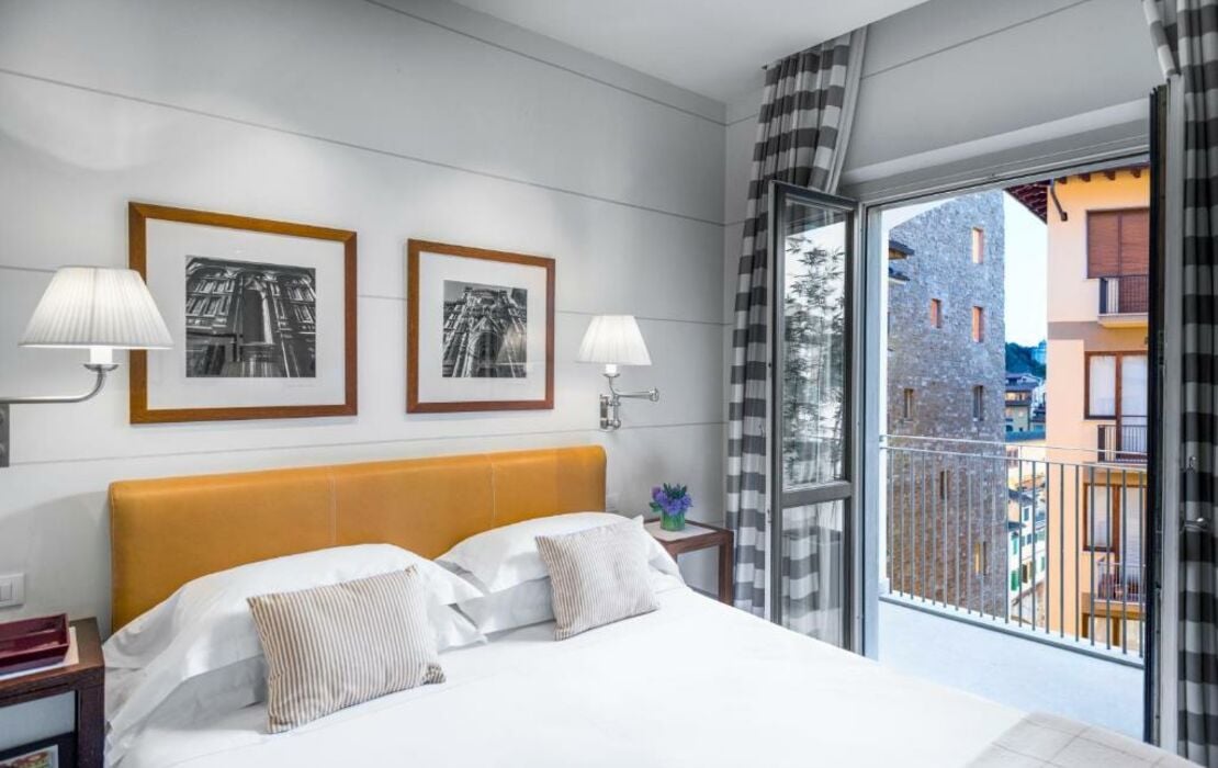 Gallery Hotel Art Lungarno Collection, a Design Boutique Hotel