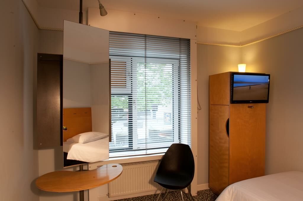 Hotel Cristall Koln Telefon Hotel Cristall Koln Telefon