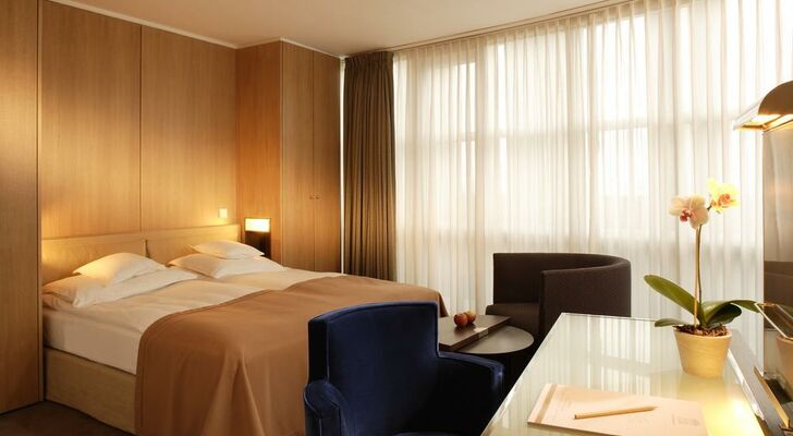 Wasserturm Hotel Cologne, Curio Collection by Hilton