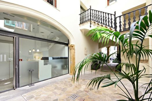 Petit Palace Hotel Tres