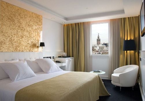 Hotel Colón Gran Meliá - The Leading Hotels of the World