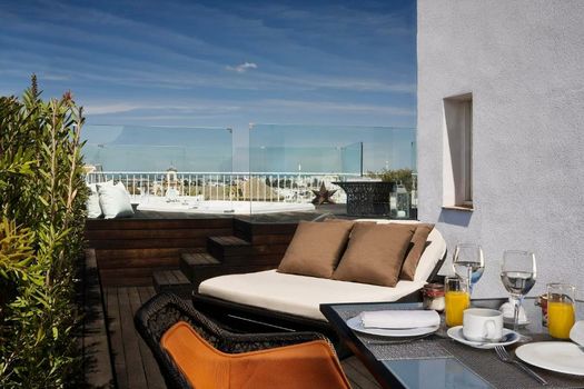 Hotel Colón Gran Meliá - The Leading Hotels of the World