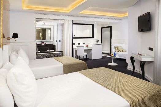 Hotel Colón Gran Meliá - The Leading Hotels of the World