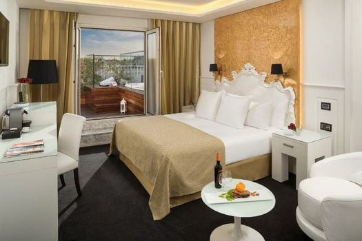 Hotel Colón Gran Meliá - The Leading Hotels of the World