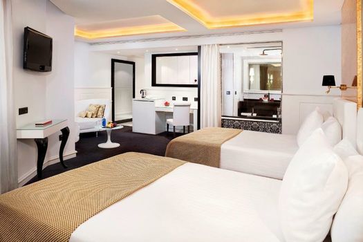 Hotel Colón Gran Meliá - The Leading Hotels of the World