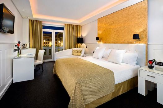 Hotel Colón Gran Meliá - The Leading Hotels of the World