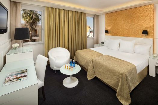 Hotel Colón Gran Meliá - The Leading Hotels of the World