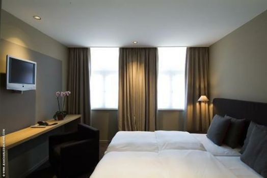 Pol Hotel