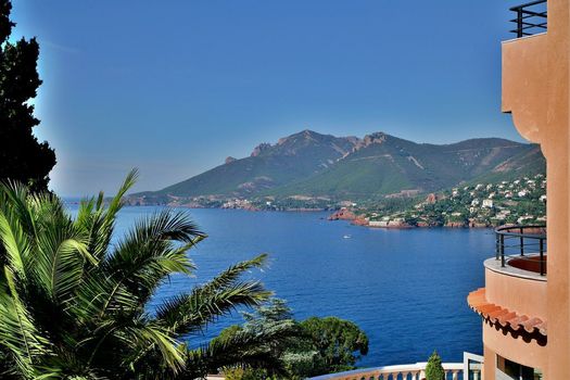 Tiara Yaktsa Côte d’Azur