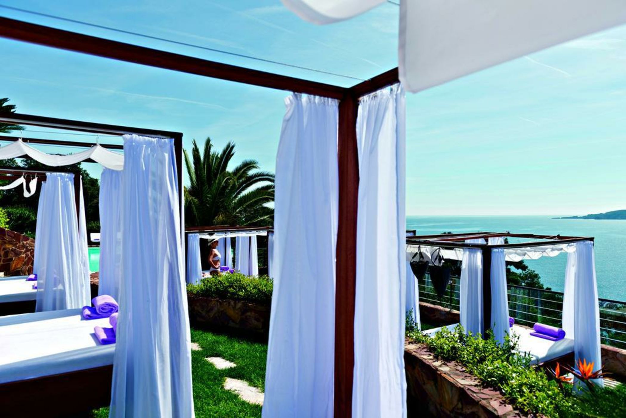 Tiara Yaktsa Côte d’Azur