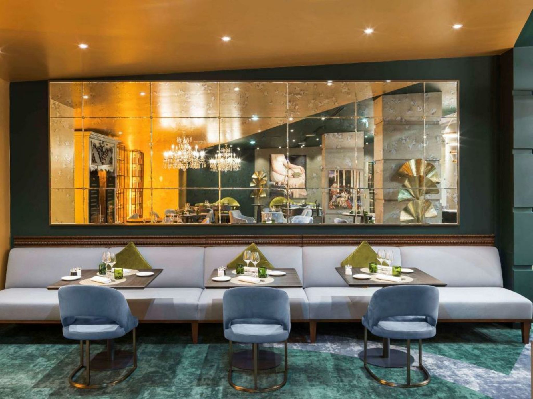 Le Louis Versailles Château - MGallery