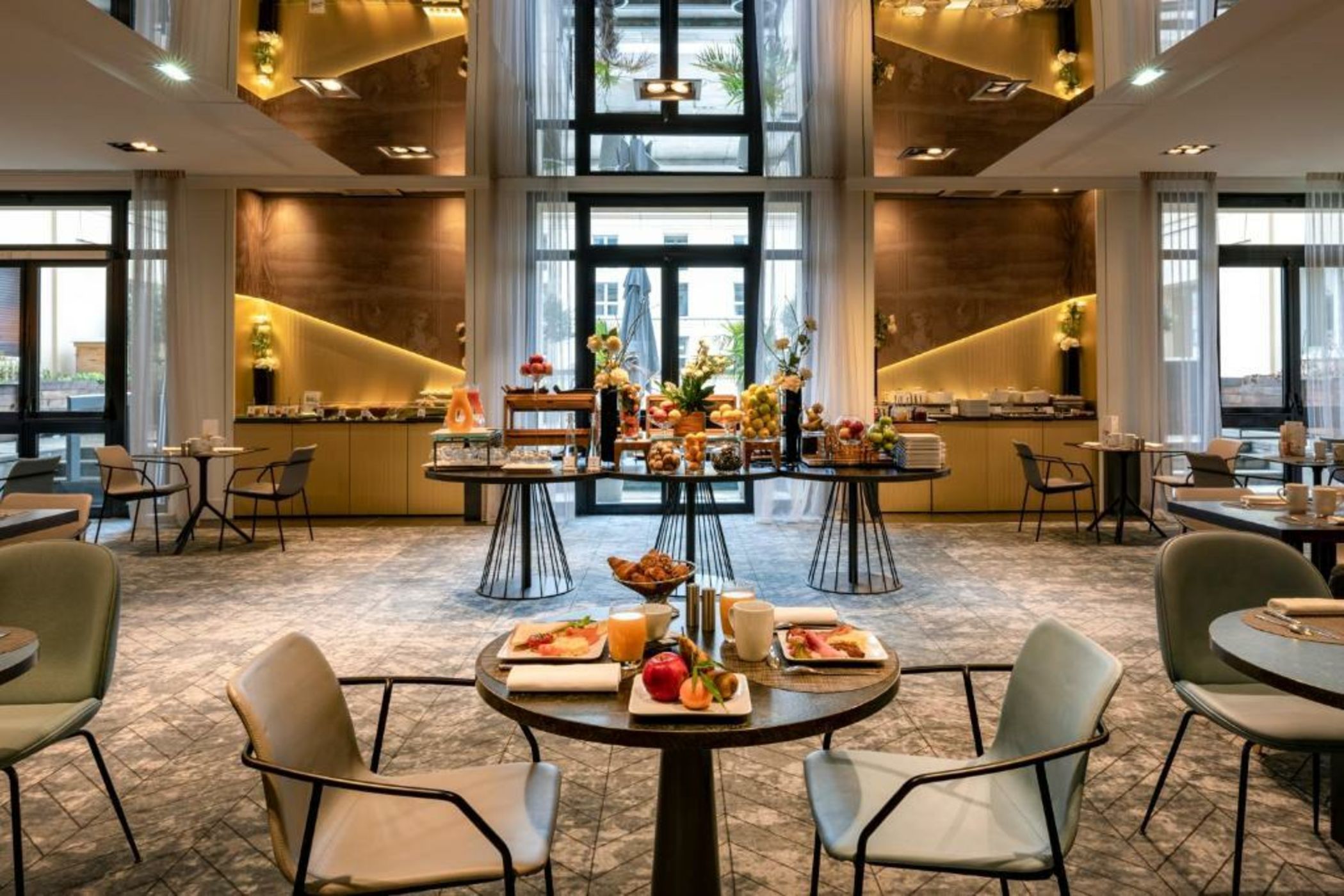 Le Louis Versailles Château - MGallery