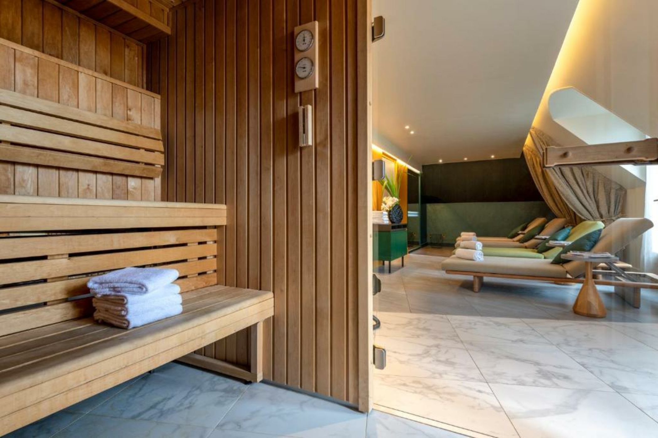 Le Louis Versailles Château - MGallery